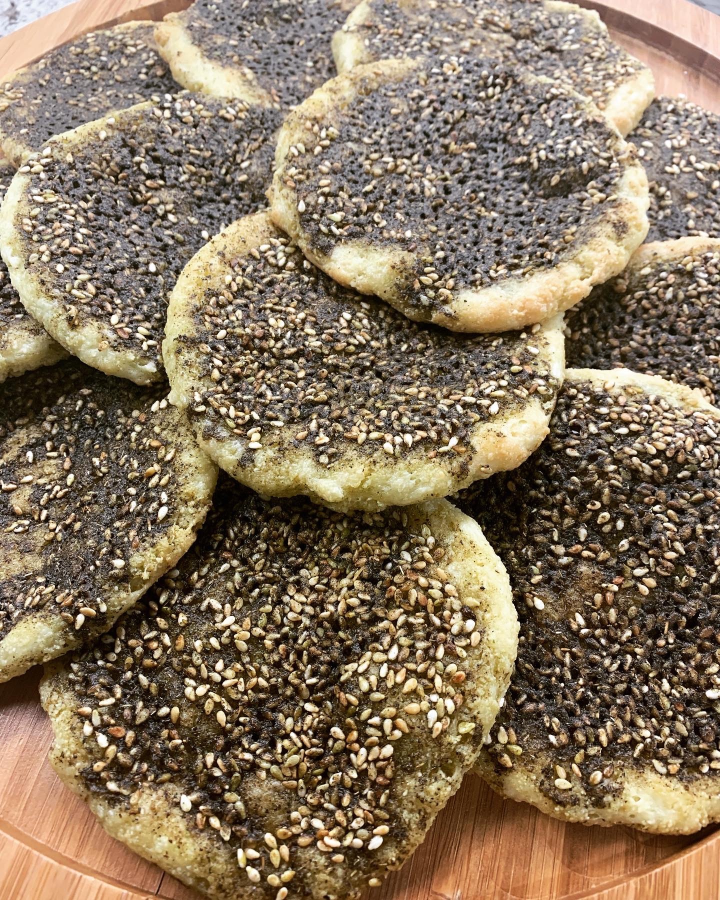 Za'atar Manakish on the Griddle โ Za'atar flatbreads cooked on a covered griddle โ the way Gaza bakes when the power is out.